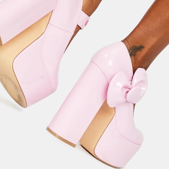 💗Hello Kitty x Dolls Kill💗 Pink Patent Platforms - Picture 6 of 14